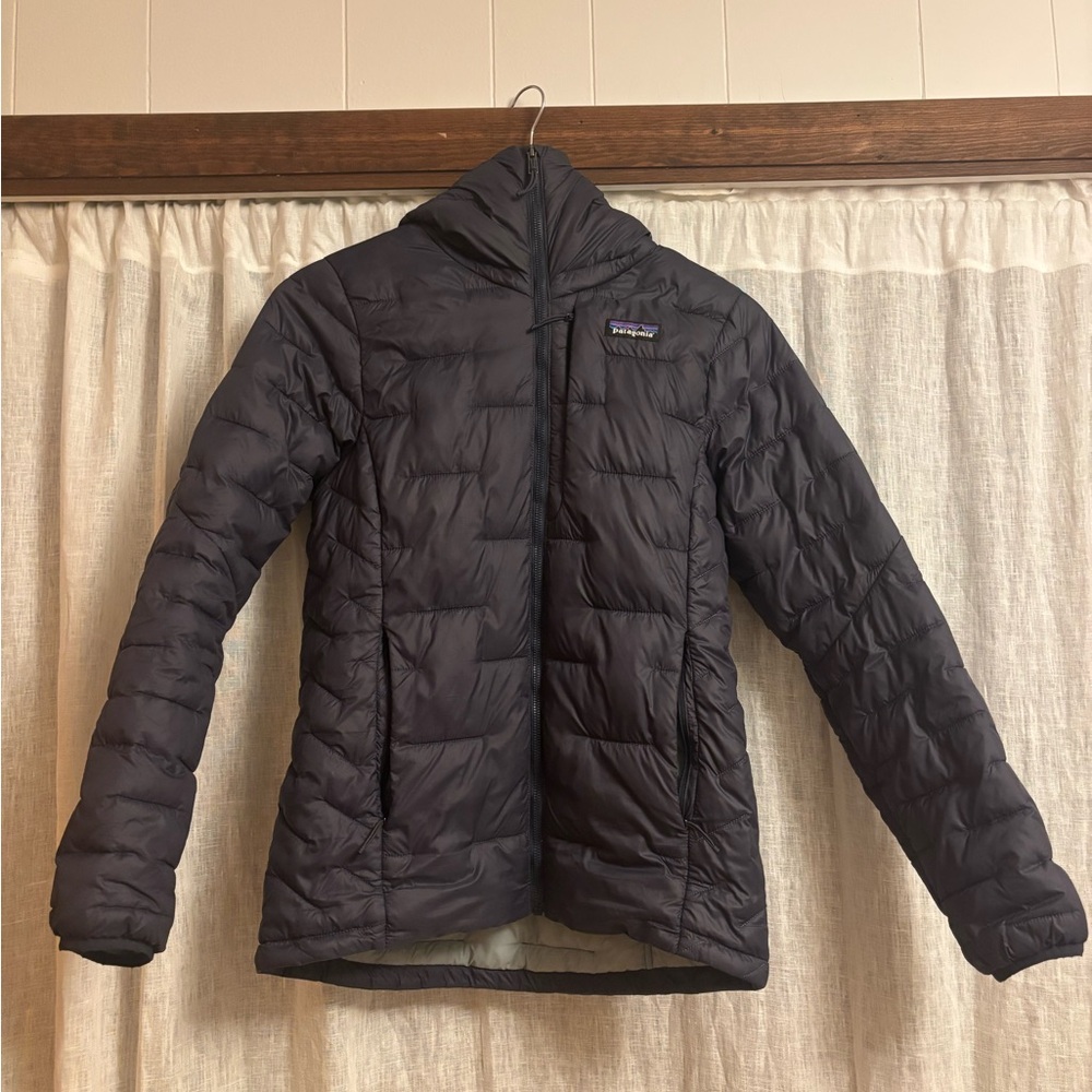 Patagonia W's Macro Puff Hoodie Like New XS Dark Blue